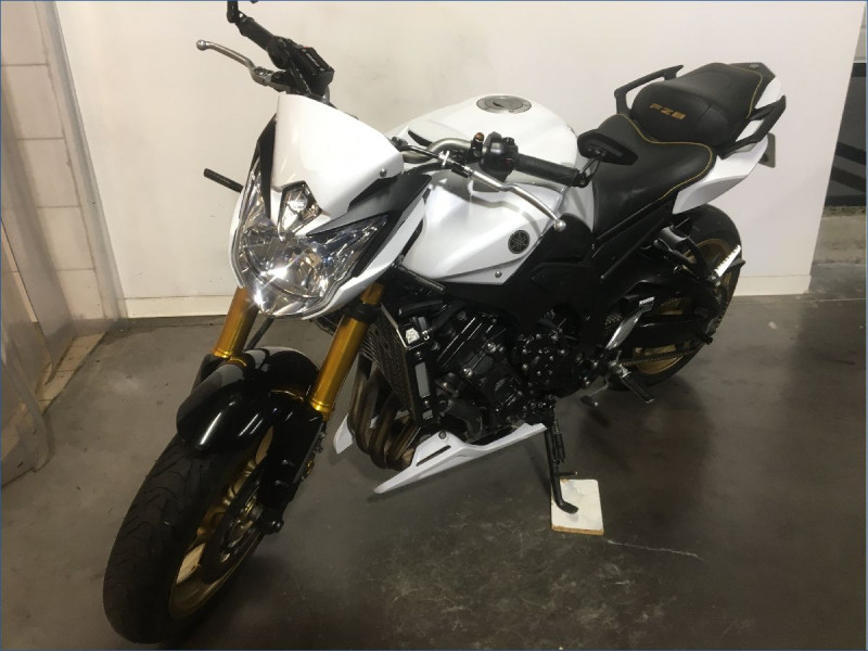 YAMAHA FZ8 