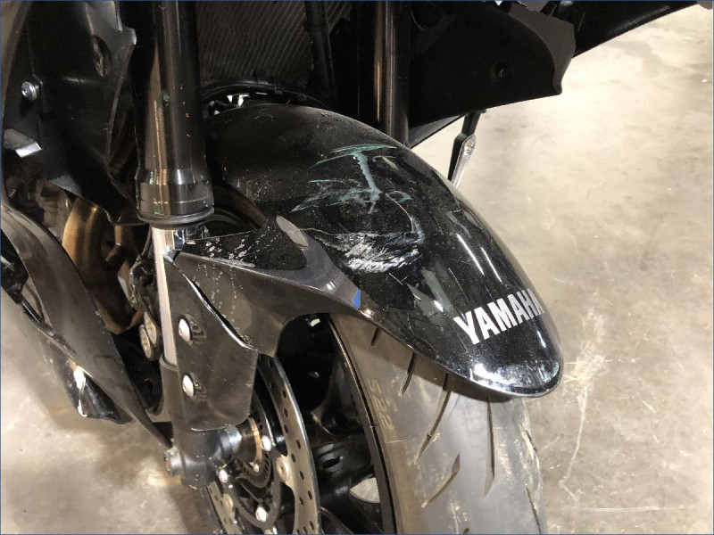 YAMAHA R7 
