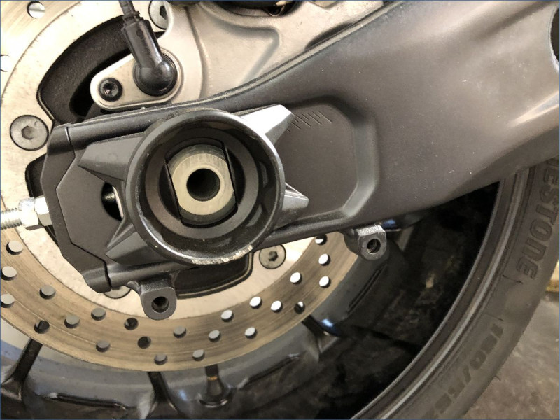 YAMAHA R7 