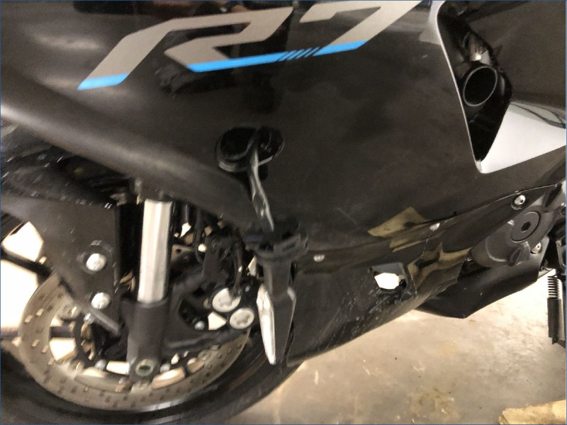 YAMAHA R7 