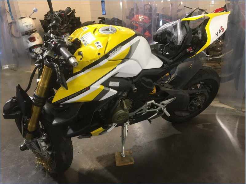 DUCATI 1100 STREETFIGHTER V4 S