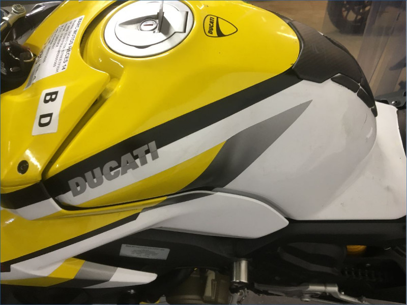 DUCATI 1100 STREETFIGHTER V4 S