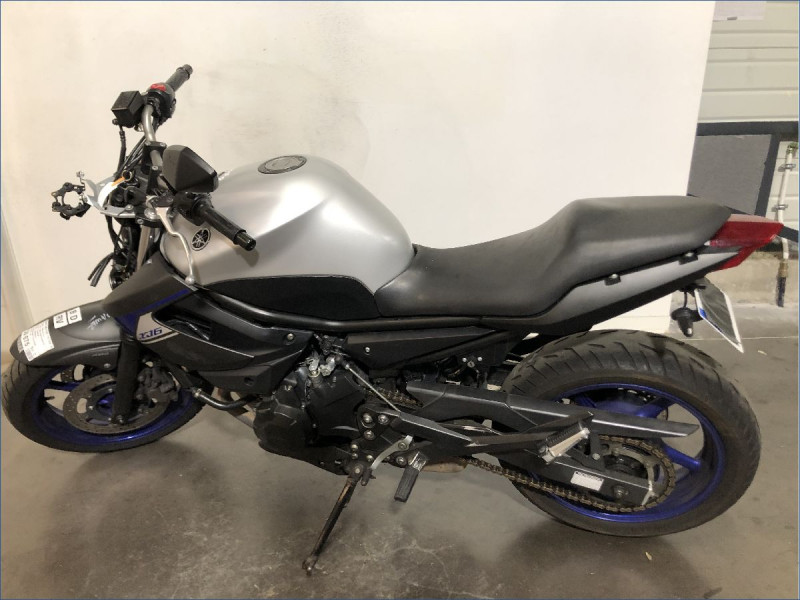 YAMAHA XJ6 