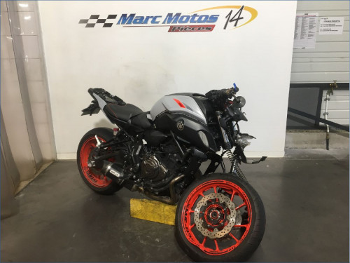 YAMAHA MT07 