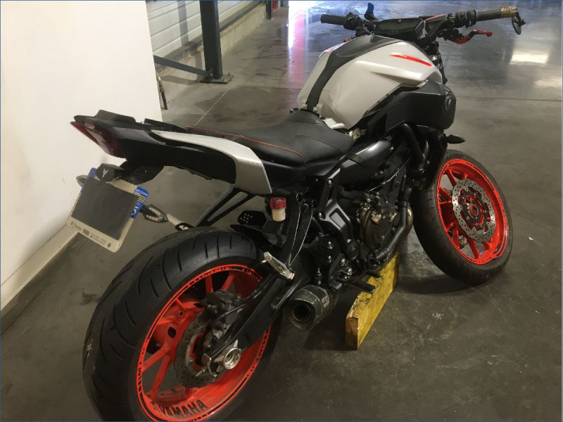 YAMAHA MT07 