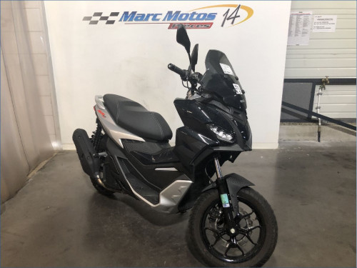 APRILIA 125 SR GT 