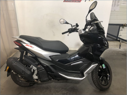 APRILIA 125 SR GT 