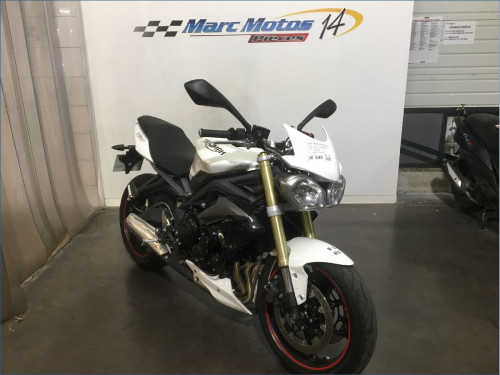 TRIUMPH 675 STREET TRIPLE 