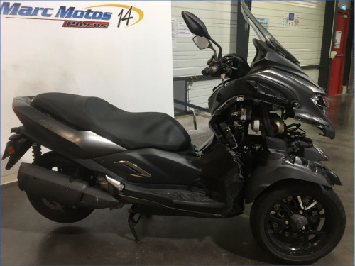 YAMAHA 300 TRICITY 