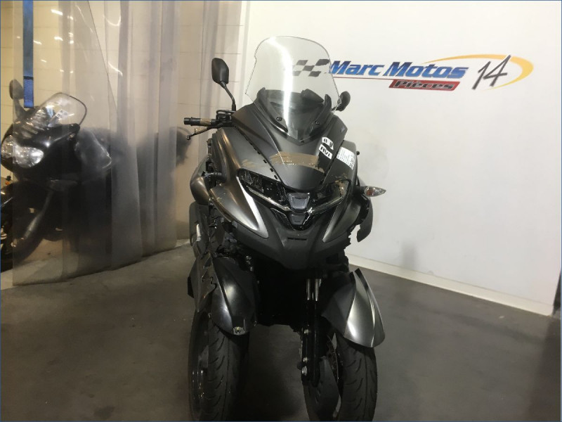 YAMAHA 300 TRICITY 
