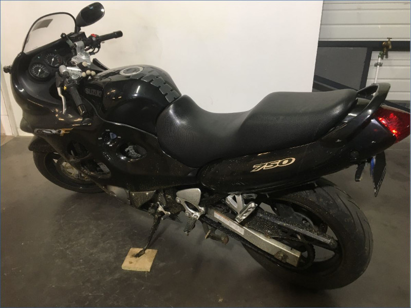 SUZUKI 750 GSXF 