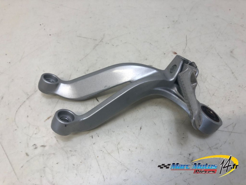 PLATINE ARRIERE DROITE SUZUKI 600 GSXR 2001