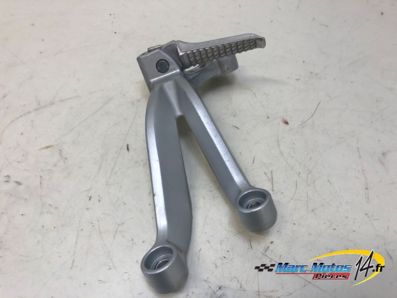 PLATINE ARRIERE DROITE SUZUKI 600 GSXR 2001