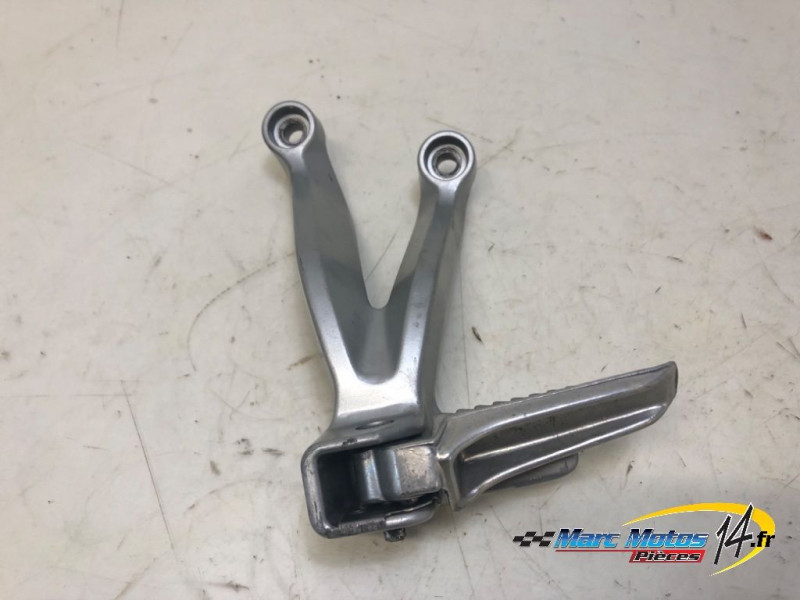 PLATINE ARRIERE GAUCHE SUZUKI 600 GSXR 2001