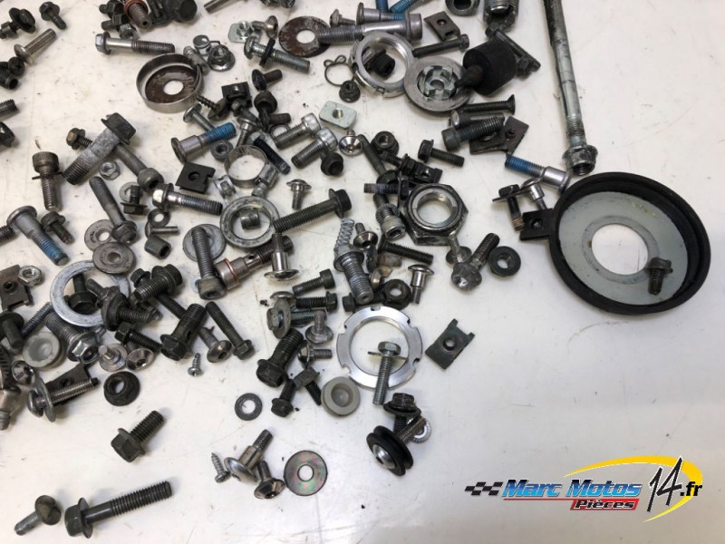 VISSERIE SUZUKI 600 GSXR 2001