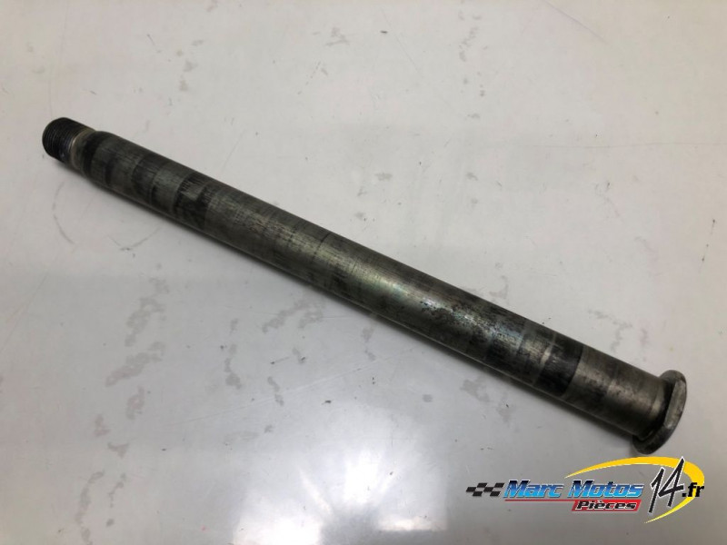 AXE DE ROUE ARRIERE YAMAHA 1300 XJR 2008