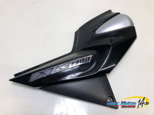 CACHE LATERAL INTERMEDIAIRE DROIT YAMAHA 1300 XJR 2008