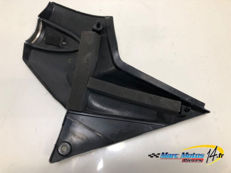 CACHE LATERAL INTERMEDIAIRE DROIT YAMAHA 1300 XJR 2008