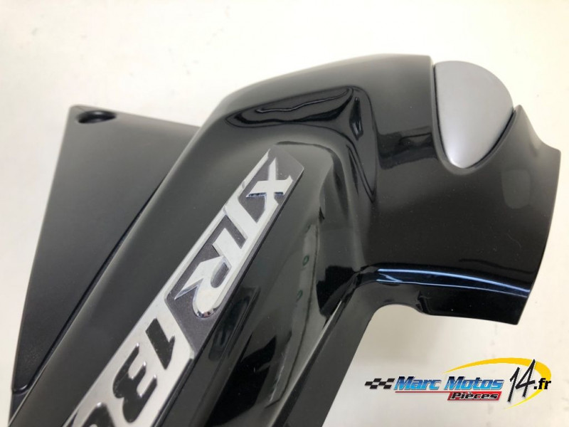 CACHE LATERAL INTERMEDIAIRE GAUCHE YAMAHA 1300 XJR 2008