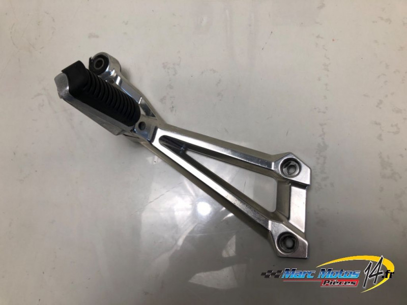 PLATINE ARRIERE DROITE YAMAHA 1300 XJR 2008