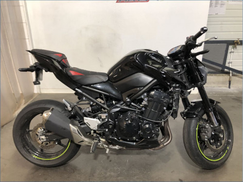 KAWASAKI Z900 