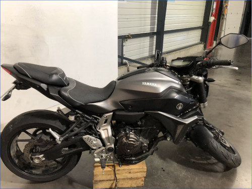 YAMAHA MT07 