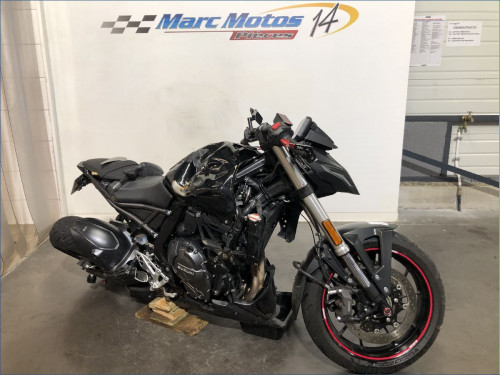 SUZUKI GSX-8S 