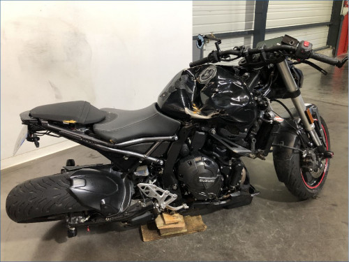 SUZUKI GSX-8S 