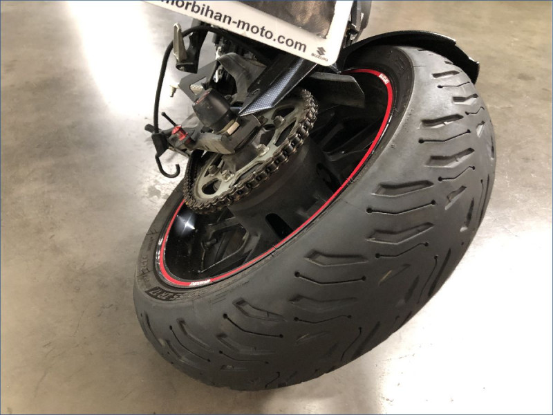 SUZUKI GSX-8S 