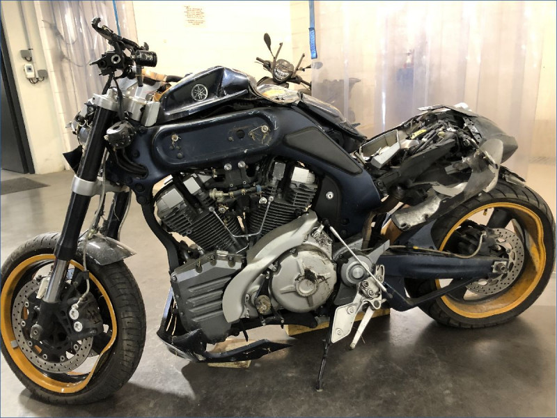 YAMAHA MT01 