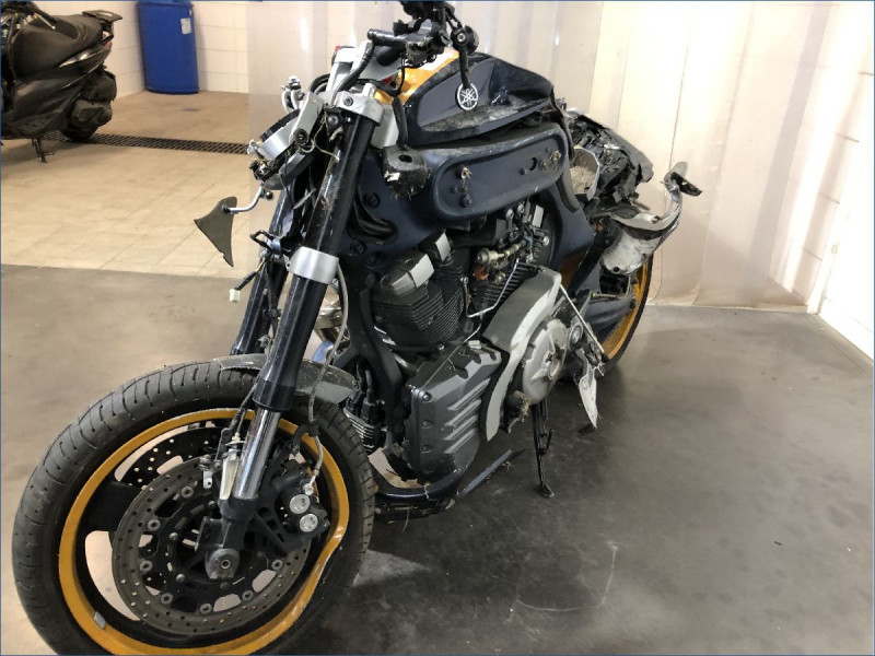 YAMAHA MT01 