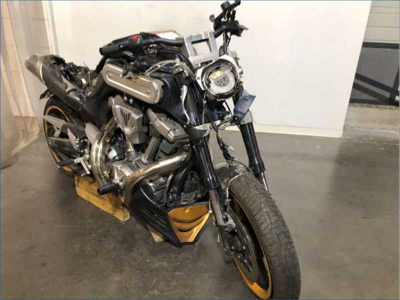 YAMAHA MT01 