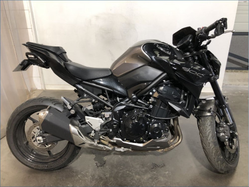 KAWASAKI Z900 