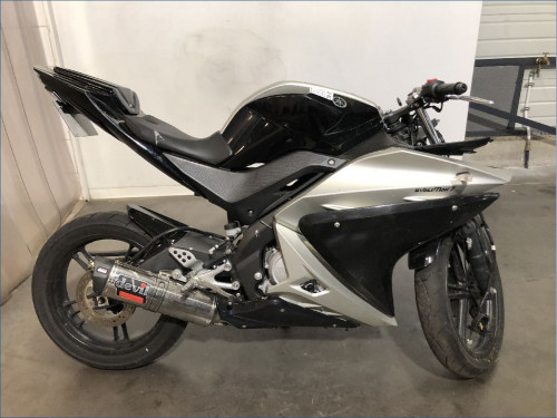YAMAHA 125 YZF R 