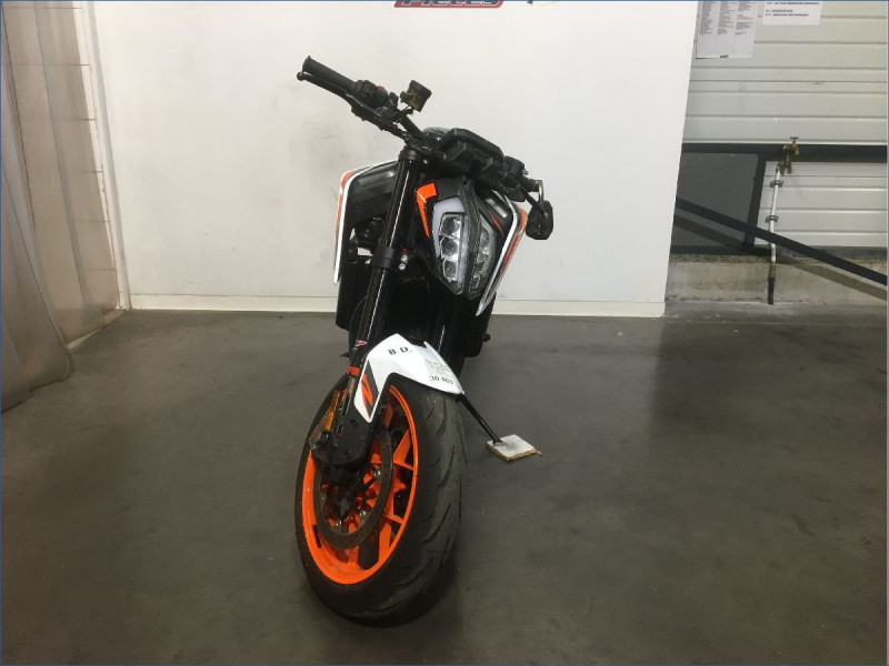 KTM 890 DUKE R