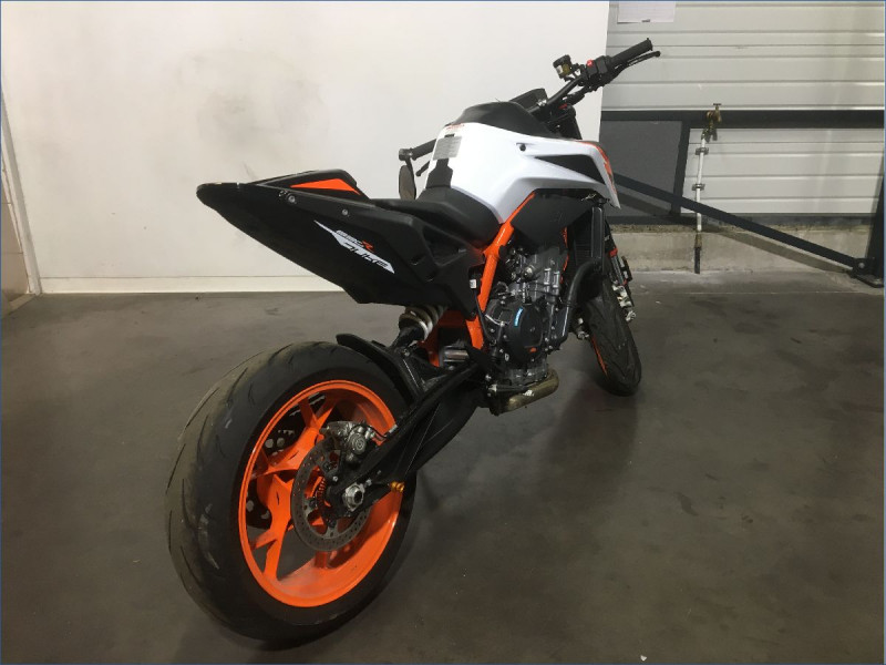 KTM 890 DUKE R