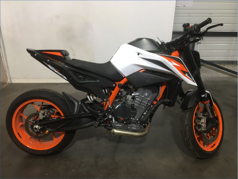 KTM 890 DUKE R