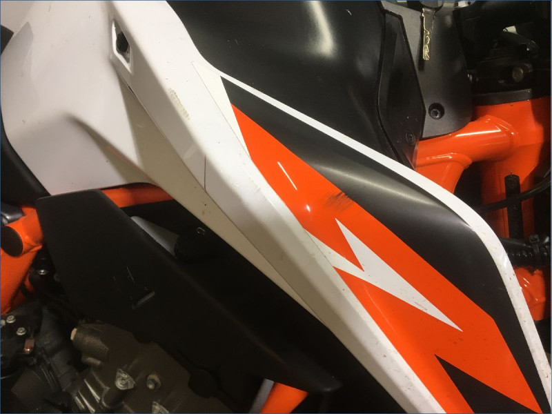 KTM 890 DUKE R