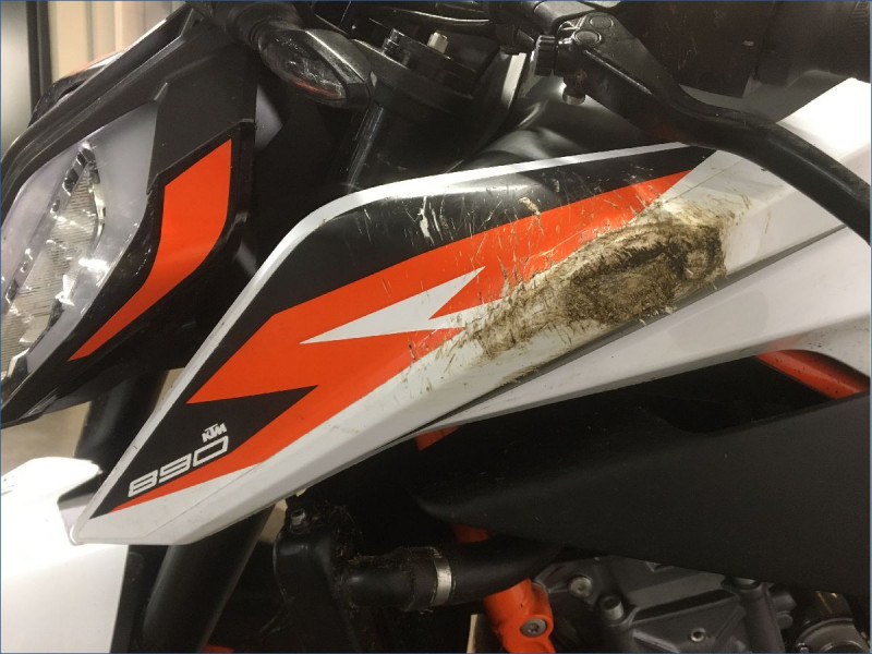 KTM 890 DUKE R