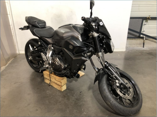 YAMAHA MT07 