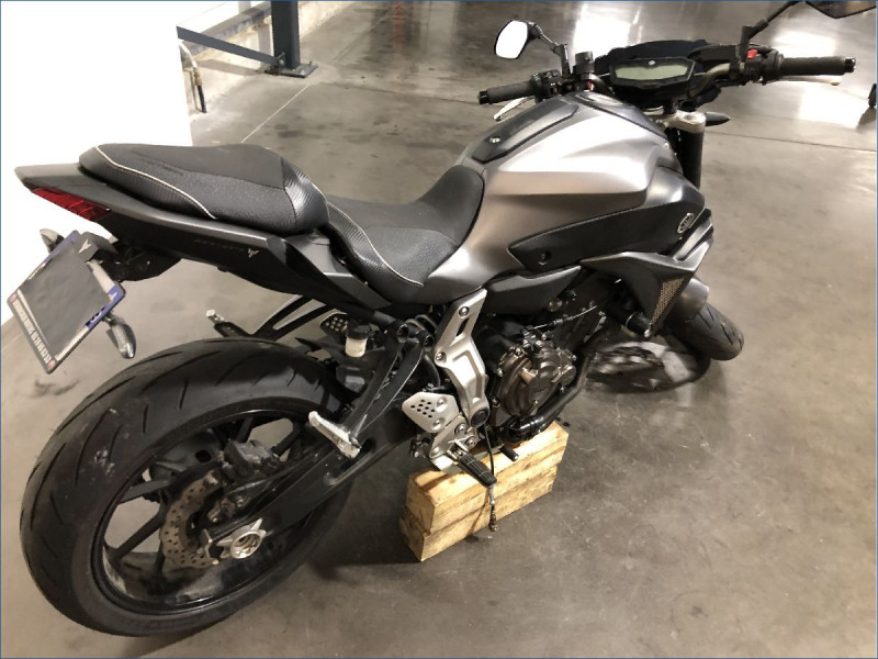 YAMAHA MT07 