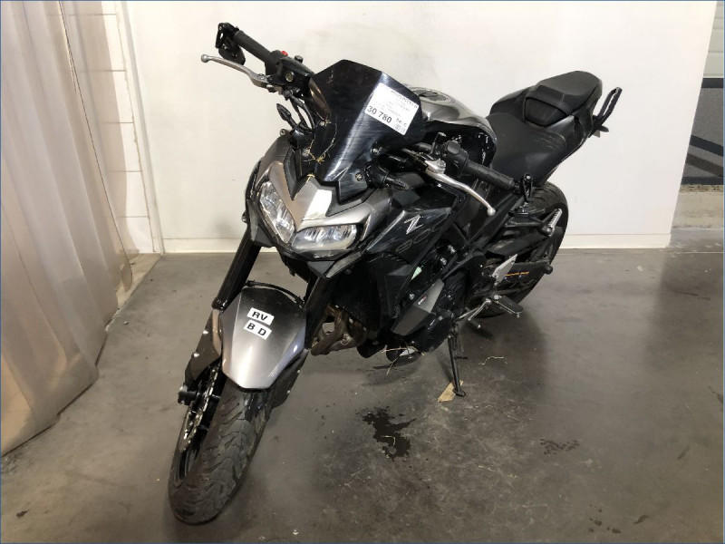 KAWASAKI Z900 