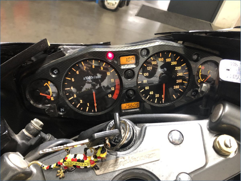 SUZUKI 1300 GSXR HAYABUSA 
