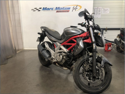 SUZUKI 650 GLADIUS 
