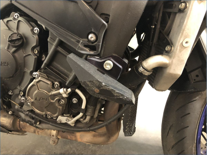 YAMAHA MT10 