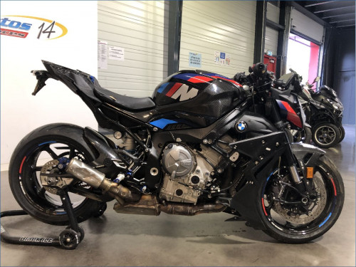 BMW M1000R 