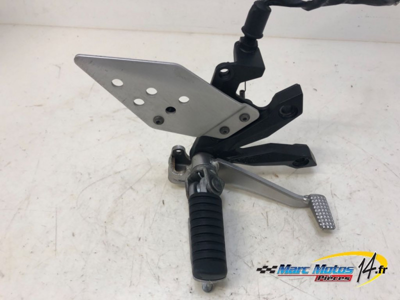 PLATINE AVANT DROITE KAWASAKI Z750 2008