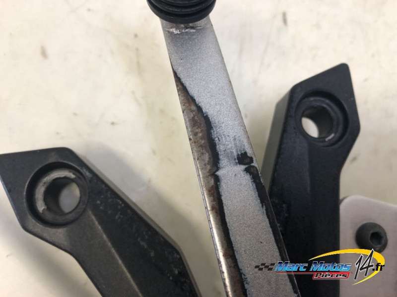 PLATINE AVANT GAUCHE KAWASAKI Z750 2008