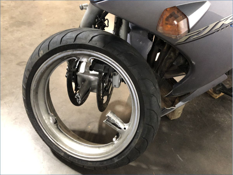 YAMAHA 1300 FJR 