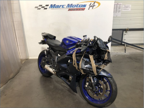 YAMAHA R7 